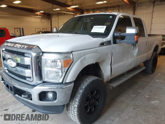 ✅ 2015 Ford F-250 XLT • VIN: 1FT7W2B69FEA62146 • Lot: 43733892. Wystawiony na IAAI z przebiegiem 256 540 mil. Bezpłatny archiwum sprzedaży aukcyjnych z USA i szczegółowy raport historii pojazdu na DreamBid. Zdjęcie 17.