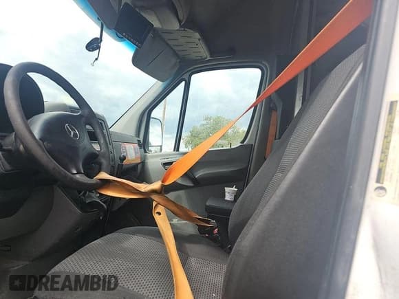 ✅ 2012 Mercedes-Benz Sprinter Cargo • VIN: WD3PE8CB5C5691989 • Лот: 43846271. Опубликован ранее на IAAI с пробегом 470 778 миль. Бесплатный доступ к архиву аукционных продаж из США и подробный отчёт об истории автомобиля на DreamBid. Изображение 16.