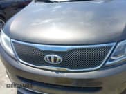 ✅ 2015 Kia Sorento EX • VIN: 5XYKUDA70FG556683 • Lot: 42520995. Wystawiony na IAAI z przebiegiem 85 374 mil. Bezpłatny archiwum sprzedaży aukcyjnych z USA i szczegółowy raport historii pojazdu na DreamBid. Zdjęcie 6.