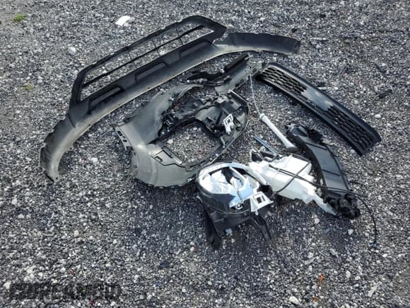 ✅ 2024 Mitsubishi Outlander SE • VIN: JA4J4VA85RZ045030 • Lot: 90113515. Wystawiony na Copart z przebiegiem 38 502 mil. Bezpłatny archiwum sprzedaży aukcyjnych z USA i szczegółowy raport historii pojazdu na DreamBid. Zdjęcie 13.