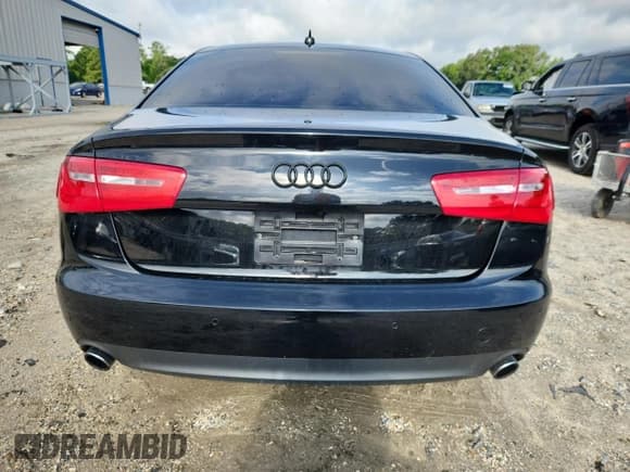 ✅ 2012 Audi A6 Premium • VIN: WAUBGAFC0CN013606 • Лот: 64966965. Опубликован ранее на Copart с пробегом 141 349 миль. Бесплатный доступ к архиву аукционных продаж из США и подробный отчёт об истории автомобиля на DreamBid. Изображение 6.