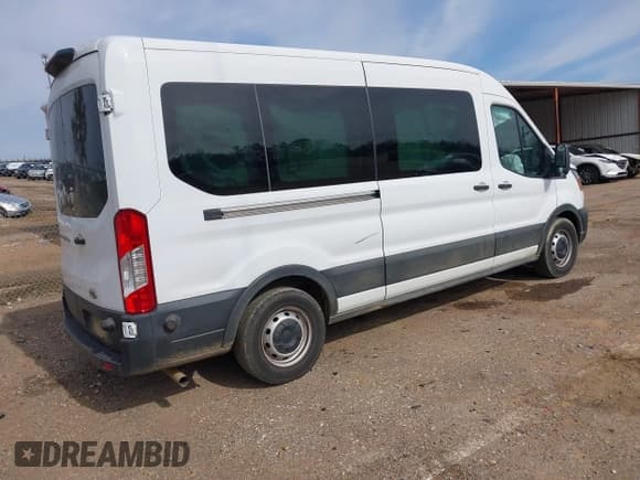 ✅ 2020 Ford Transit Passenger XL • VIN: 1FBAX2C83LKB73618 • Lot: 41454898. Wystawiony na IAAI z przebiegiem 46 327 mil. Bezpłatny archiwum sprzedaży aukcyjnych z USA i szczegółowy raport historii pojazdu na DreamBid. Zdjęcie 4.
