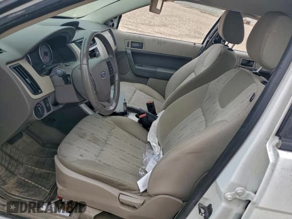 ✅ 2008 Ford Focus SE • VIN: 1FAHP35N58W208331 • Lot: 95305275. Wystawiony na Copart z przebiegiem 75 043 mil. Bezpłatny archiwum sprzedaży aukcyjnych z USA i szczegółowy raport historii pojazdu na DreamBid. Zdjęcie 7.