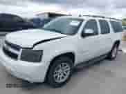 2014 Chevrolet Suburban LT z VIN 1GNSCJE02ER153469, wystawiony jako IAAI lot #42481563 z przebiegiem 249 441 mil mil oraz . Historia ofert i sprzedaży dostępna na DreamBid. Obrazek 19.