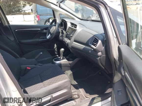 ✅ 2015 Honda Fit LX • VIN: 3HGGK5H58FM784019 • Lot: 42332884. Listed on IAAI with 123,675 mi. Free auction sales archive from the USA and detailed vehicle history report at DreamBid. Image 5.