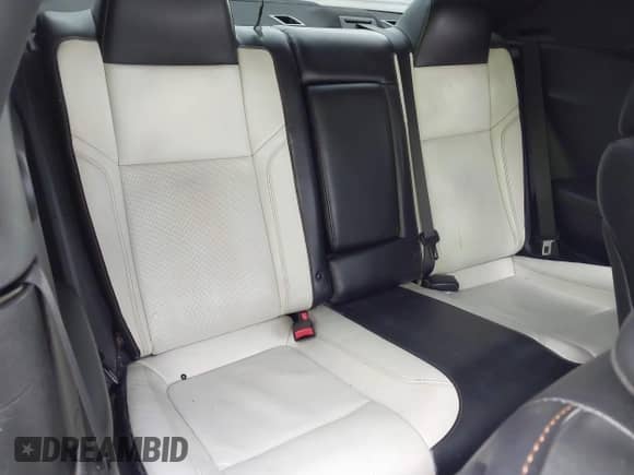 2015 Dodge Challenger R/T Plus with VIN 2C3CDZBT6FH924089, listed as a IAAI auction lot 41472696 with 87,089 mi miles and . Bid and sale history available at DreamBid. Image 8.