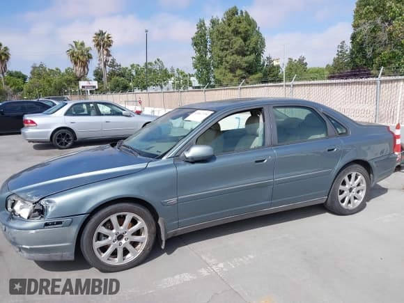 ✅ 2003 Volvo S80 • VIN: YV1TS91Z231311754 • Лот: 42467724. Опубликован ранее на IAAI с пробегом 138 816 миль. Бесплатный доступ к архиву аукционных продаж из США и подробный отчёт об истории автомобиля на DreamBid. Изображение 6.