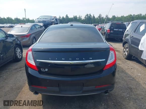✅ 2015 Lincoln MKS • VIN: 1LNHL9EK6FG605838 • Lot: 42371171. Wystawiony na IAAI z przebiegiem 369 735 mil. Bezpłatny archiwum sprzedaży aukcyjnych z USA i szczegółowy raport historii pojazdu na DreamBid. Zdjęcie 16.