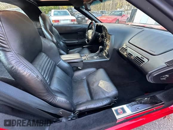 1994 Chevrolet Corvette z VIN 1G1YY22P4R5108017, wystawiony jako Copart lot #91654795 z przebiegiem 107 281 mil mil oraz Czysty tytuł • Clean title. Historia ofert i sprzedaży dostępna na DreamBid. Obrazek 5.