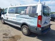 ✅ 2017 Ford Transit XL • VIN: 1FBZX2ZM8HKA10722 • Lot: 42993074. Wystawiony na IAAI z przebiegiem 150 411 mil. Bezpłatny archiwum sprzedaży aukcyjnych z USA i szczegółowy raport historii pojazdu na DreamBid. Zdjęcie 3.