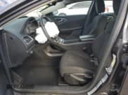 ✅ 2015 Chrysler 200 Limited • VIN: 1C3CCCAB8FN570897 • Lot: 92725445. Wystawiony na Copart z przebiegiem 117 781 mil. Bezpłatny archiwum sprzedaży aukcyjnych z USA i szczegółowy raport historii pojazdu na DreamBid. Zdjęcie 7.