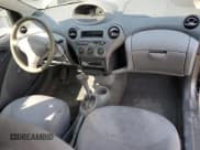 ✅ 2003 Toyota ECHO • VIN: JTDAT123530261511 • Lot: 60269155. Wystawiony na Copart z przebiegiem 201 458 mil. Bezpłatny archiwum sprzedaży aukcyjnych z USA i szczegółowy raport historii pojazdu na DreamBid. Zdjęcie 8.