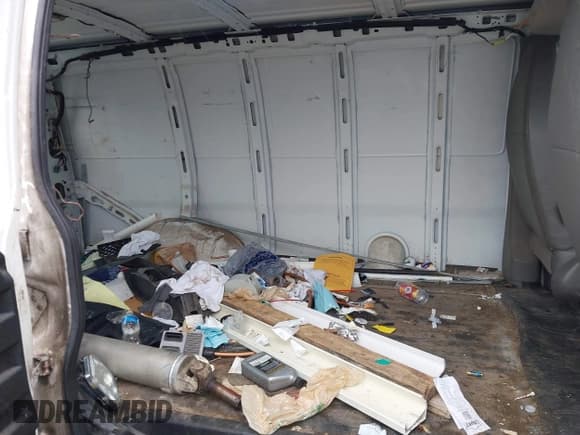 ✅ 2014 Chevrolet Express Cargo • VIN: 1GCSGAFX6E1137945 • Lot: 42930203. Listed on IAAI with 188,471 mi. Free auction sales archive from the USA and detailed vehicle history report at DreamBid. Image 8.