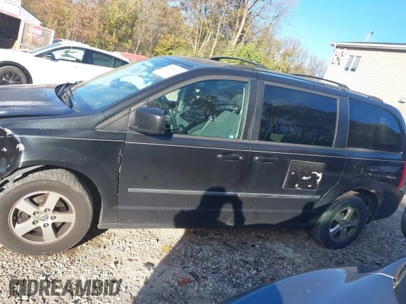 ✅ 2010 Dodge Grand Caravan SXT • VIN: 2D4RN5D18AR209702 • Lot: 43569457. Wystawiony na IAAI z przebiegiem 183 732 mil. Bezpłatny archiwum sprzedaży aukcyjnych z USA i szczegółowy raport historii pojazdu na DreamBid. Zdjęcie 15.