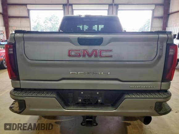 ✅ 2024 GMC Sierra 3500HD Denali • VIN: 1GT49WEY2RF220355 • Лот: 69336655. Опубликован ранее на Copart с пробегом 57 607 миль. Бесплатный доступ к архиву аукционных продаж из США и подробный отчёт об истории автомобиля на DreamBid. Изображение 6.