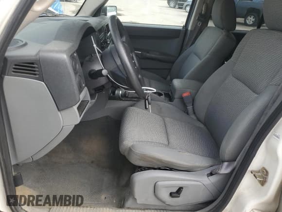 ✅ 2006 Jeep Commander • VIN: 1J8HG48K86C134413 • Lot: 59862195. Listed on Copart with 184,886 mi. Free auction sales archive from the USA and detailed vehicle history report at DreamBid. Image 7.