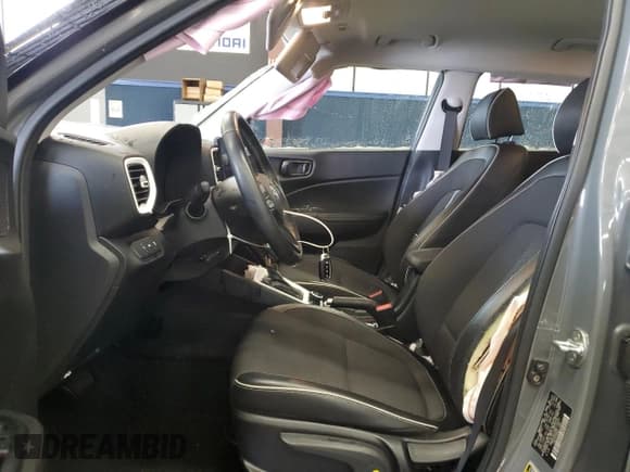 ✅ 2022 Hyundai Venue Limited • VIN: KMHRC8A33NU135331 • Lot: 43912335. Listed on Copart with 68,000 mi. Free auction sales archive from the USA and detailed vehicle history report at DreamBid. Image 7.