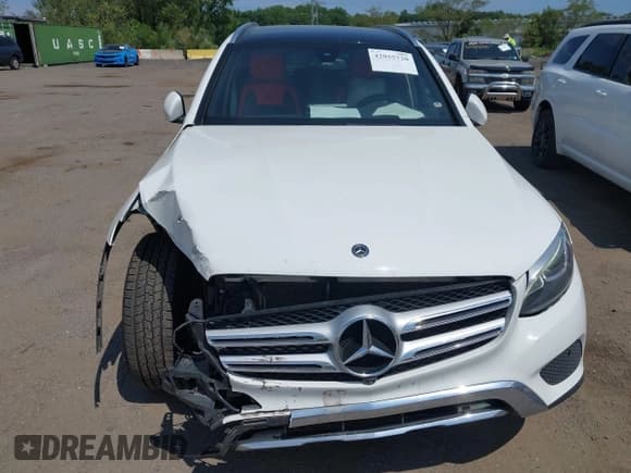 ✅ 2019 Mercedes-Benz GLC 300 • VIN: WDC0G4KB6KV127921 • Lot: 42955720. Wystawiony na IAAI z przebiegiem 105 408 mil. Bezpłatny archiwum sprzedaży aukcyjnych z USA i szczegółowy raport historii pojazdu na DreamBid. Zdjęcie 12.