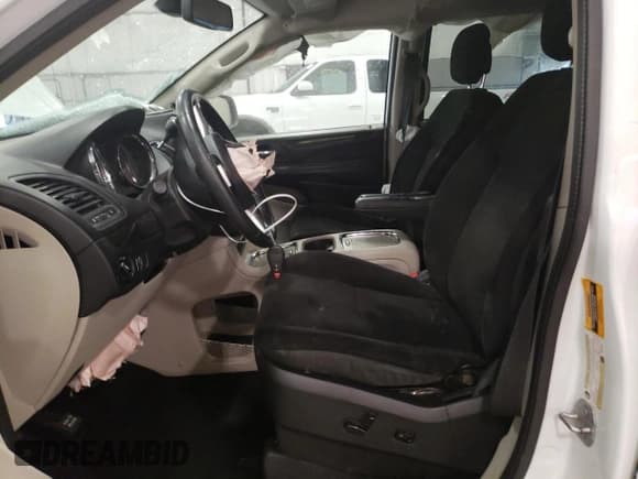 ✅ 2019 Dodge Grand Caravan Crew • VIN: 2C4RDGDG3KR571860 • Lot: 81741084. Wystawiony na Copart z przebiegiem 121 445 mil. Bezpłatny archiwum sprzedaży aukcyjnych z USA i szczegółowy raport historii pojazdu na DreamBid. Zdjęcie 7.