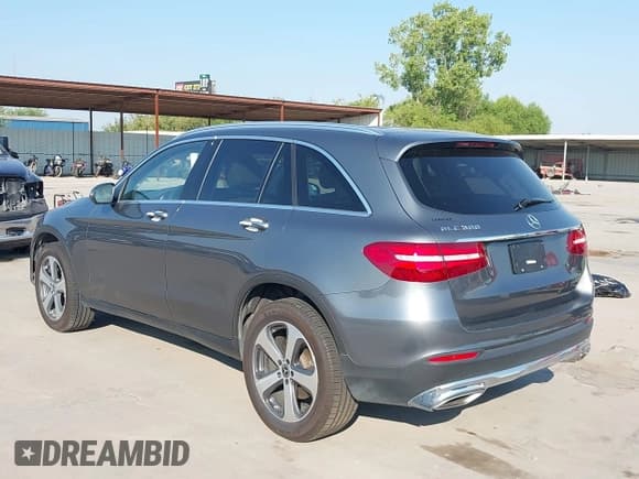 ✅ 2019 Mercedes-Benz GLC 300 • VIN: WDC0G4JB5KV144100 • Lot: 43234131. Listed on IAAI with 52,245 mi. Free auction sales archive from the USA and detailed vehicle history report at DreamBid. Image 3.