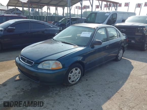 ✅ 1997 Honda Civic LX • VIN: JHMEJ6570VS008802 • Лот: 42431764. Опубликован ранее на IAAI с пробегом 266 442 миль. Бесплатный доступ к архиву аукционных продаж из США и подробный отчёт об истории автомобиля на DreamBid. Изображение 2.