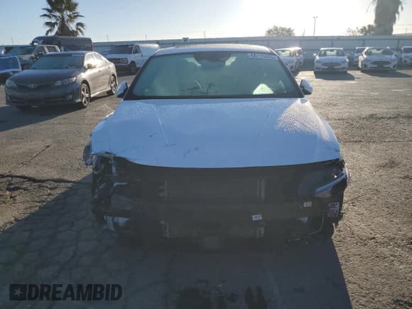 ✅ 2024 Hyundai Elantra Limited • VIN: KMHLN4DJ3RU100703 • Лот: 86115835. Опубликован ранее на Copart с пробегом 111 500 миль. Бесплатный доступ к архиву аукционных продаж из США и подробный отчёт об истории автомобиля на DreamBid. Изображение 5.