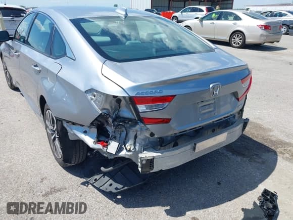 ✅ 2019 Honda Accord EX • VIN: 1HGCV3F48KA018190 • Лот: 39288345. Опубликован ранее на IAAI с пробегом 32 340 миль. Бесплатный доступ к архиву аукционных продаж из США и подробный отчёт об истории автомобиля на DreamBid. Изображение 6.