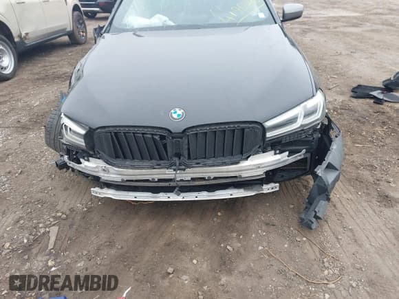 ✅ 2022 BMW 5 Series M550i xDrive • VIN: WBA13BK01NCH76521 • Lot: 41904437. Wystawiony na IAAI z przebiegiem Nie podano. Bezpłatny archiwum sprzedaży aukcyjnych z USA i szczegółowy raport historii pojazdu na DreamBid. Zdjęcie 13.