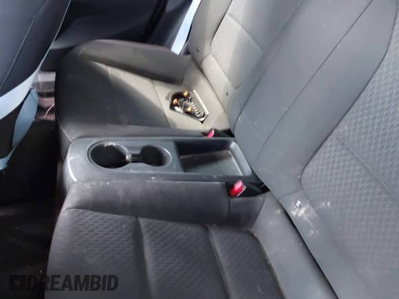 2020 Hyundai Veloster z VIN KMHT36AH0LU004909, wystawiony jako IAAI lot #42657127 z przebiegiem 86 557 mil mil oraz . Historia ofert i sprzedaży dostępna na DreamBid. Obrazek 8.