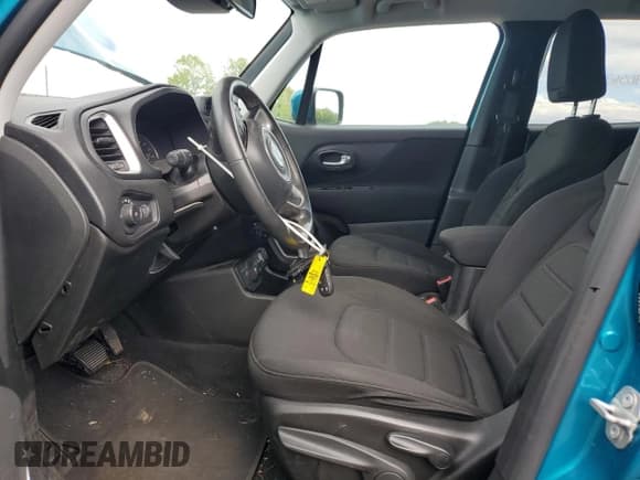 ✅ 2021 Jeep Renegade Latitude • VIN: ZACNJDBB7MPM43901 • Lot: 56366625. Wystawiony na Copart z przebiegiem 81 171 mil. Bezpłatny archiwum sprzedaży aukcyjnych z USA i szczegółowy raport historii pojazdu na DreamBid. Zdjęcie 7.