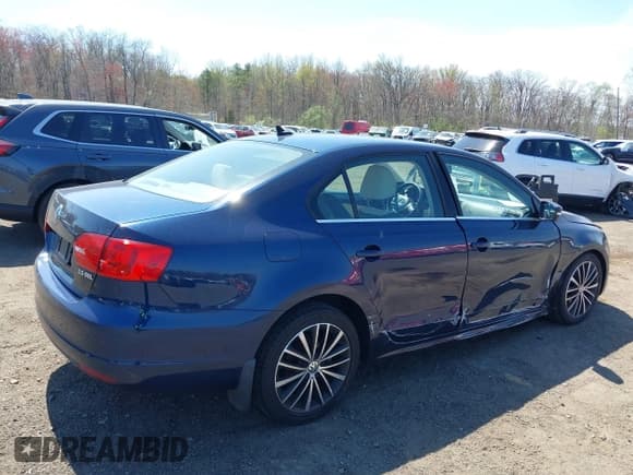 ✅ 2012 Volkswagen Jetta SEL • VIN: 3VWLP7AJ5CM394439 • Lot: 42069686. Listed on IAAI with 107,567 mi. Free auction sales archive from the USA and detailed vehicle history report at DreamBid. Image 17.
