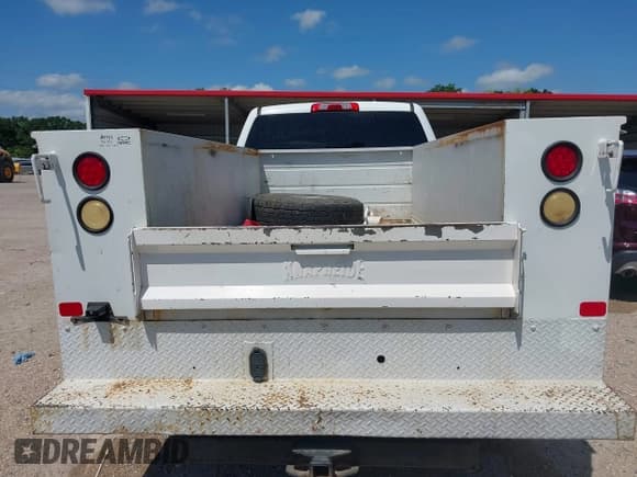 ✅ 2018 Chevrolet Silverado 2500HD Work Truck • VIN: 1GC1KUEG8JF211277 • Lot: 42113305. Listed on IAAI with 210,592 mi. Free auction sales archive from the USA and detailed vehicle history report at DreamBid. Image 16.