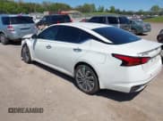 ✅ 2024 Nissan Altima SL • VIN: 1N4BL4EW7RN406092 • Lot: 42007709. Wystawiony na IAAI z przebiegiem 13 904 mil. Bezpłatny archiwum sprzedaży aukcyjnych z USA i szczegółowy raport historii pojazdu na DreamBid. Zdjęcie 3.