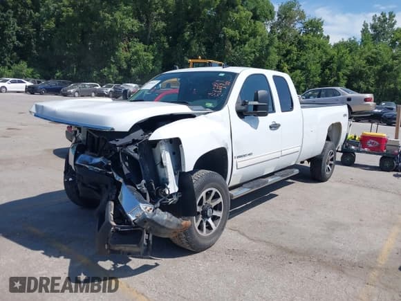 ✅ 2009 Chevrolet Silverado 2500HD LT • VIN: 1GCHK59K69E104751 • Lot: 39898897. Listed on IAAI with 196,972 mi. Free auction sales archive from the USA and detailed vehicle history report at DreamBid. Image 18.