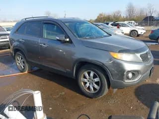 ✅ 2011 Kia Sorento LX • VIN: 5XYKTCA16BG143086 • Lot: 43696888. Wystawiony na IAAI z przebiegiem 205 952 mil. Bezpłatny archiwum sprzedaży aukcyjnych z USA i szczegółowy raport historii pojazdu na DreamBid. Zdjęcie 1.