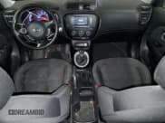 ✅ 2017 Kia Soul • VIN: KNDJN2A28H7431738 • Lot: 91625535. Wystawiony na Copart z przebiegiem 70 783 mil. Bezpłatny archiwum sprzedaży aukcyjnych z USA i szczegółowy raport historii pojazdu na DreamBid. Zdjęcie 8.