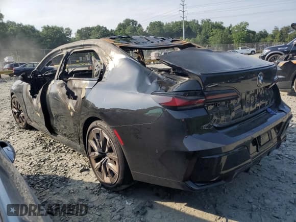 ✅ 2024 BMW 7 Series 740i xDrive • VIN: WBA33EH09RCN95252 • Lot: 62466064. Wystawiony na Copart z przebiegiem Nie podano. Bezpłatny archiwum sprzedaży aukcyjnych z USA i szczegółowy raport historii pojazdu na DreamBid. Zdjęcie 2.