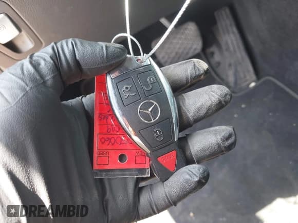 ✅ 2019 Mercedes-Benz GLC 300 • VIN: WDC0G4JB6KV150715 • Lot: 42277183. Listed on IAAI with 109,335 mi. Free auction sales archive from the USA and detailed vehicle history report at DreamBid. Image 11.