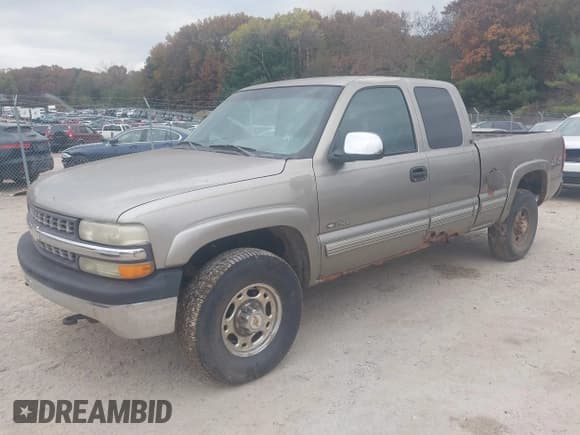 ✅ 2001 Chevrolet Silverado 2500 • VIN: 1GCGK29U41Z216201 • Lot: 43580808. Wystawiony na IAAI z przebiegiem 222 228 mil. Bezpłatny archiwum sprzedaży aukcyjnych z USA i szczegółowy raport historii pojazdu na DreamBid. Zdjęcie 2.