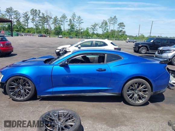 ✅ 2017 Chevrolet Camaro ZL1 • VIN: 1G1FK1R6XH0200745 • Lot: 42162388. Wystawiony na IAAI z przebiegiem 42 737 mil. Bezpłatny archiwum sprzedaży aukcyjnych z USA i szczegółowy raport historii pojazdu na DreamBid. Zdjęcie 15.
