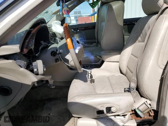 ✅ 2001 Cadillac DeVille DTS • VIN: 1G6KF57931U175090 • Lot: 51701395. Listed on Copart with 121,578 mi. Free auction sales archive from the USA and detailed vehicle history report at DreamBid. Image 7.