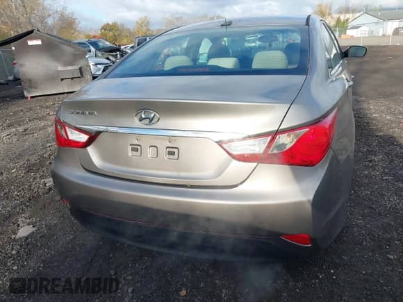 2014 Hyundai Sonata GLS with VIN 5NPEB4AC1EH914722, listed as a IAAI auction lot 43496417 with 169,829 mi miles and . Bid and sale history available at DreamBid. Image 16.