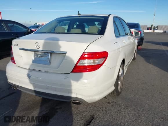 ✅ 2011 Mercedes-Benz C 300 Sport • VIN: WDDGF5EB3BA509135 • Lot: 43668244. Listed on IAAI with 87,271 mi. Free auction sales archive from the USA and detailed vehicle history report at DreamBid. Image 4.