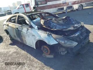 2013 Hyundai Sonata Limited с VIN KMHEC4A40DA076268, выставлен на аукционе IAAI как лот 41310172 с пробегом Не указан миль и . История ставок и продаж доступна на DreamBid. Изображение 1.