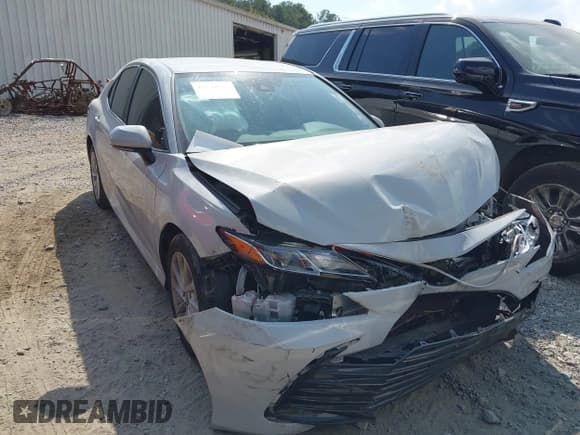 ✅ 2022 Toyota Camry LE • VIN: 4T1R11AK6NU044297 • Лот: 43240098. Опубликован ранее на IAAI с пробегом 41 996 миль. Бесплатный доступ к архиву аукционных продаж из США и подробный отчёт об истории автомобиля на DreamBid. Изображение 1.