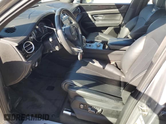 ✅ 2019 Bentley Bentayga V8 • VIN: SJAAM2ZV4KC024727 • Lot: 74625214. Listed on Copart with Not provided. Free auction sales archive from the USA and detailed vehicle history report at DreamBid. Image 7.