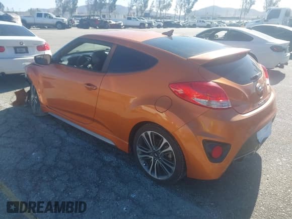 ✅ 2016 Hyundai Veloster Turbo • VIN: KMHTC6AE9GU285572 • Lot: 41366004. Wystawiony na IAAI z przebiegiem 86 358 mil. Bezpłatny archiwum sprzedaży aukcyjnych z USA i szczegółowy raport historii pojazdu na DreamBid. Zdjęcie 3.