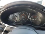 ✅ 2023 Mazda 3 Premium Plus • VIN: 3MZBPBEYXPM374957 • Lot: 68975015. Wystawiony na Copart z przebiegiem 8 966 mil. Bezpłatny archiwum sprzedaży aukcyjnych z USA i szczegółowy raport historii pojazdu na DreamBid. Zdjęcie 9.