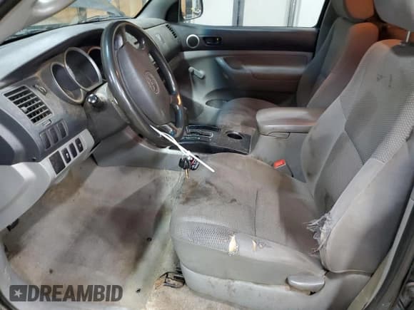 ✅ 2011 Toyota Tacoma • VIN: 5TFPX4EN4BX004200 • Lot: 80625915. Wystawiony na Copart z przebiegiem 193 823 mil. Bezpłatny archiwum sprzedaży aukcyjnych z USA i szczegółowy raport historii pojazdu na DreamBid. Zdjęcie 7.