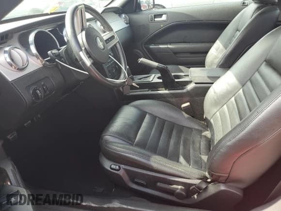 ✅ 2008 Ford Mustang GT Deluxe • VIN: 1ZVHT82H885106767 • Лот: 70813345. Опубликован ранее на Copart с пробегом 112 957 миль. Бесплатный доступ к архиву аукционных продаж из США и подробный отчёт об истории автомобиля на DreamBid. Изображение 7.